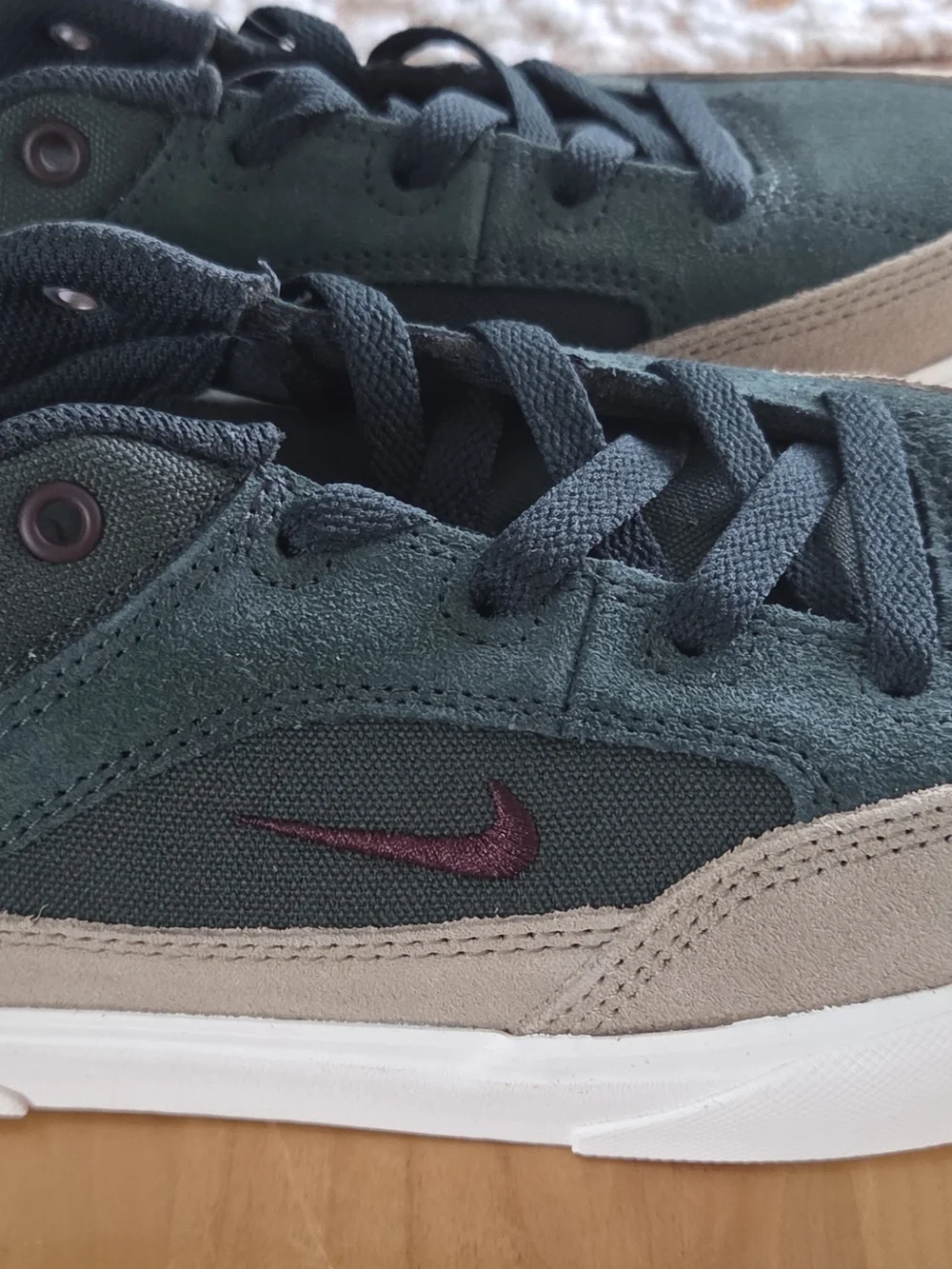 Nike Men's Low-Top Sneakers in Dark Green and Tan